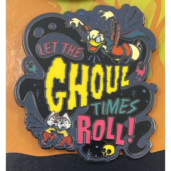 Disney Parks 4 Pin Halloween Starter Set 2023 Mickey Ghouls Vampire Bats Pumpkin - Picture 6 of 8